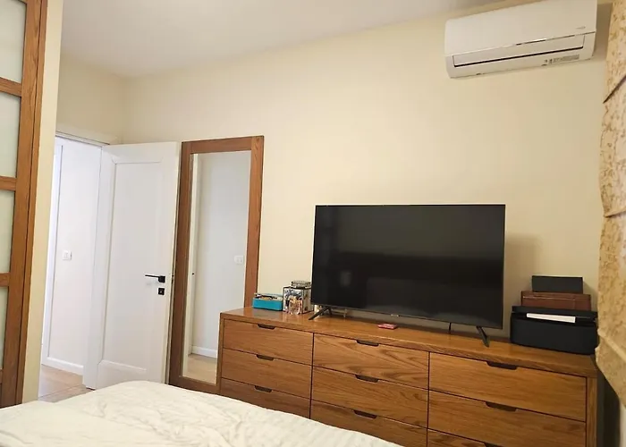 Main Rezidenca * Tirana